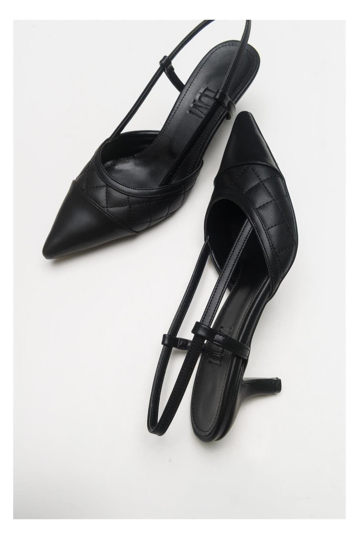 Goodge - Zapatos de tacón de punta fina con tira trasera negros (Mujer)
