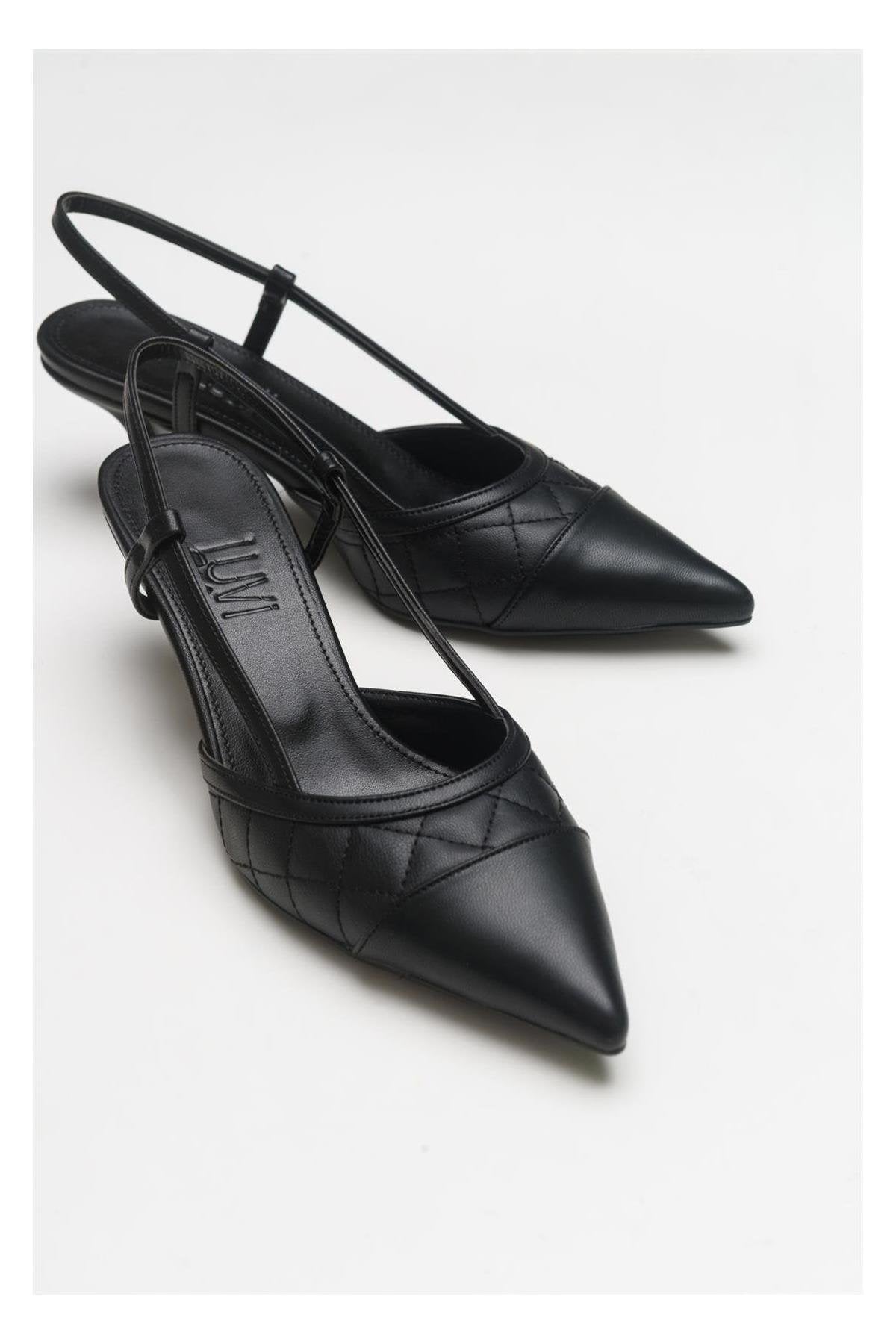 Goodge - Zapatos de tacón de punta fina con tira trasera negros (Mujer)