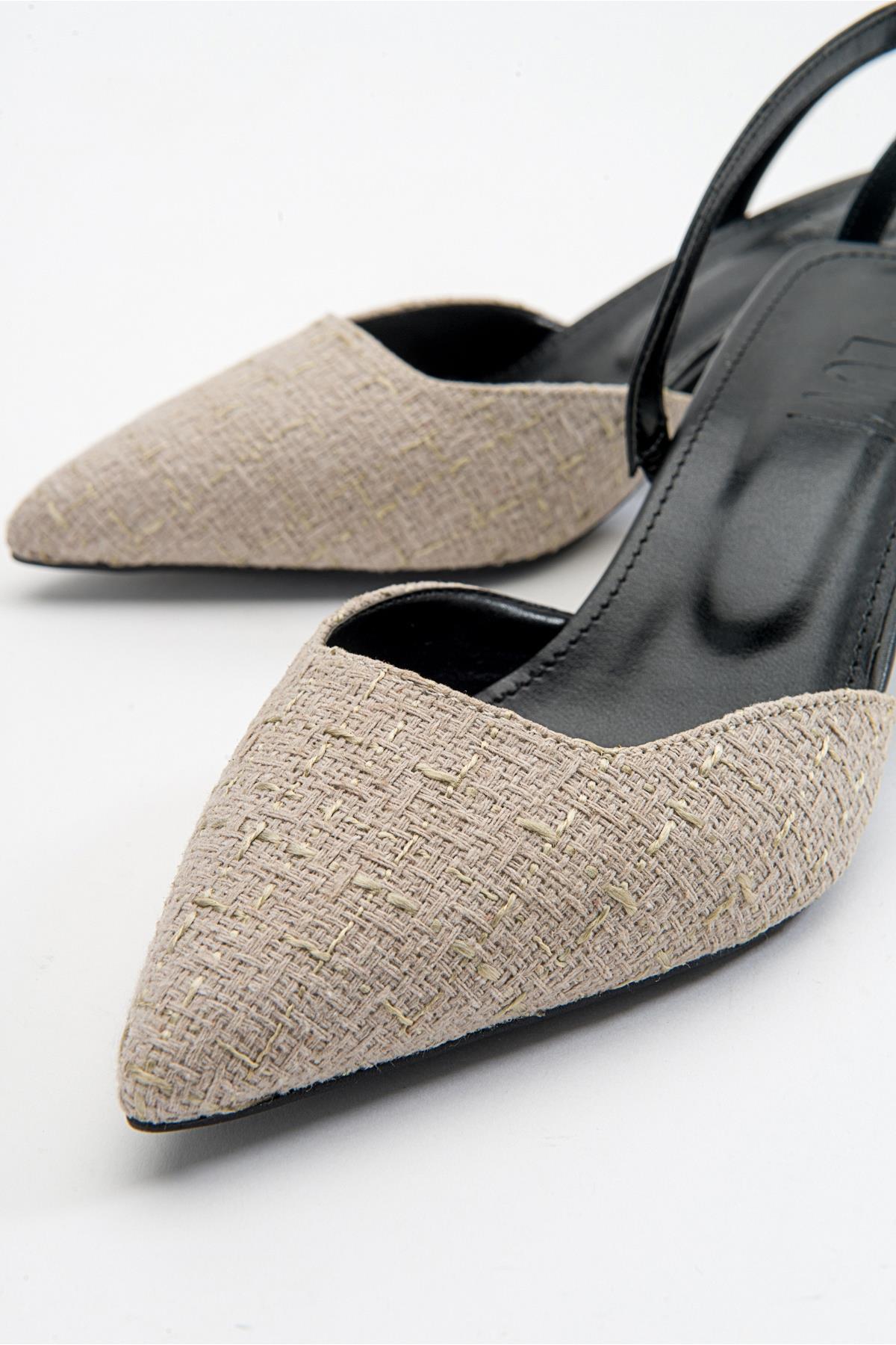 Over - Zapatos de tacón en punta de color beige (mujer)