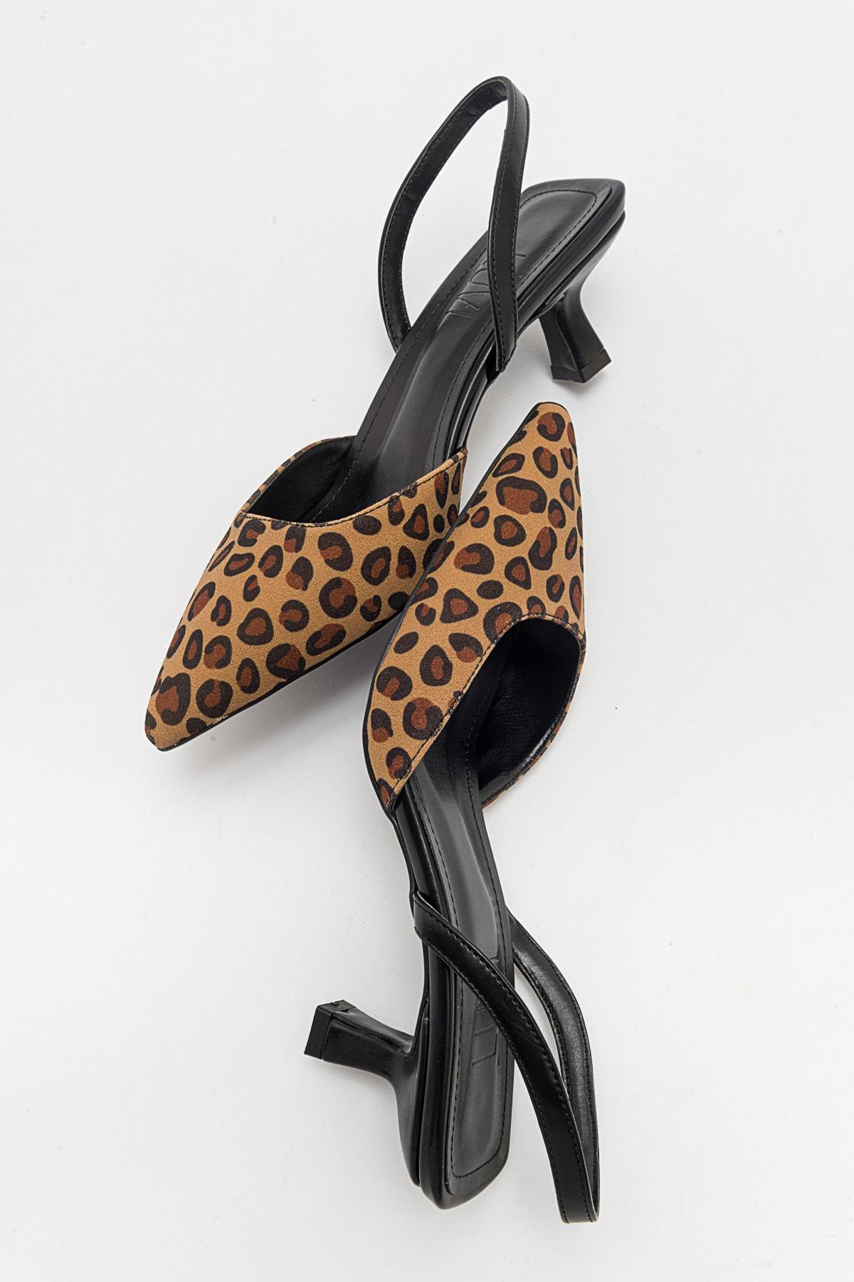 Over - Zapatilla de tacón de punta con estampado de leopardo (Mujer)