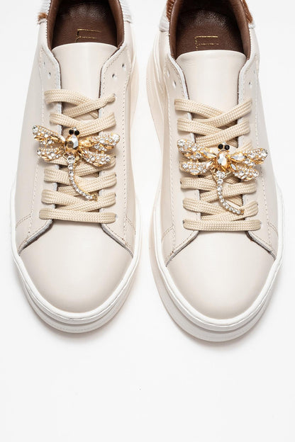 Laren - Zapatilla de piel en color beige claro con hebilla (mujer)