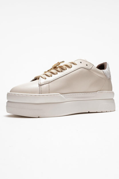 Laren - Zapatilla de piel en color beige claro con hebilla (mujer)