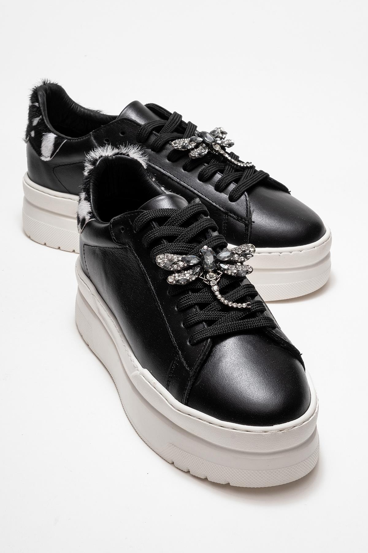 Laren - Zapatillas de cuero negro con hebilla (Mujer)