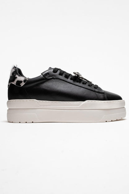 Laren - Zapatillas de cuero negro con hebilla (Mujer)