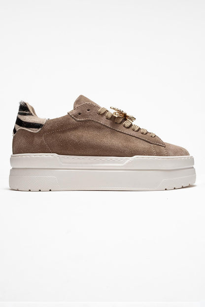 Anda - Zapatillas de ante color beis oscuro con hebillas (Mujer)