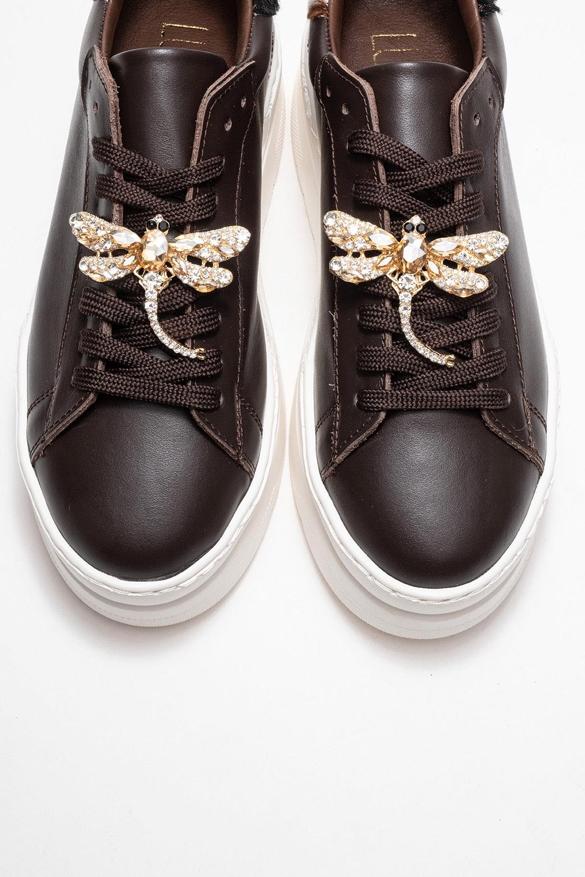 Laren - Zapatillas con hebilla de cuero marrón (Mujer)