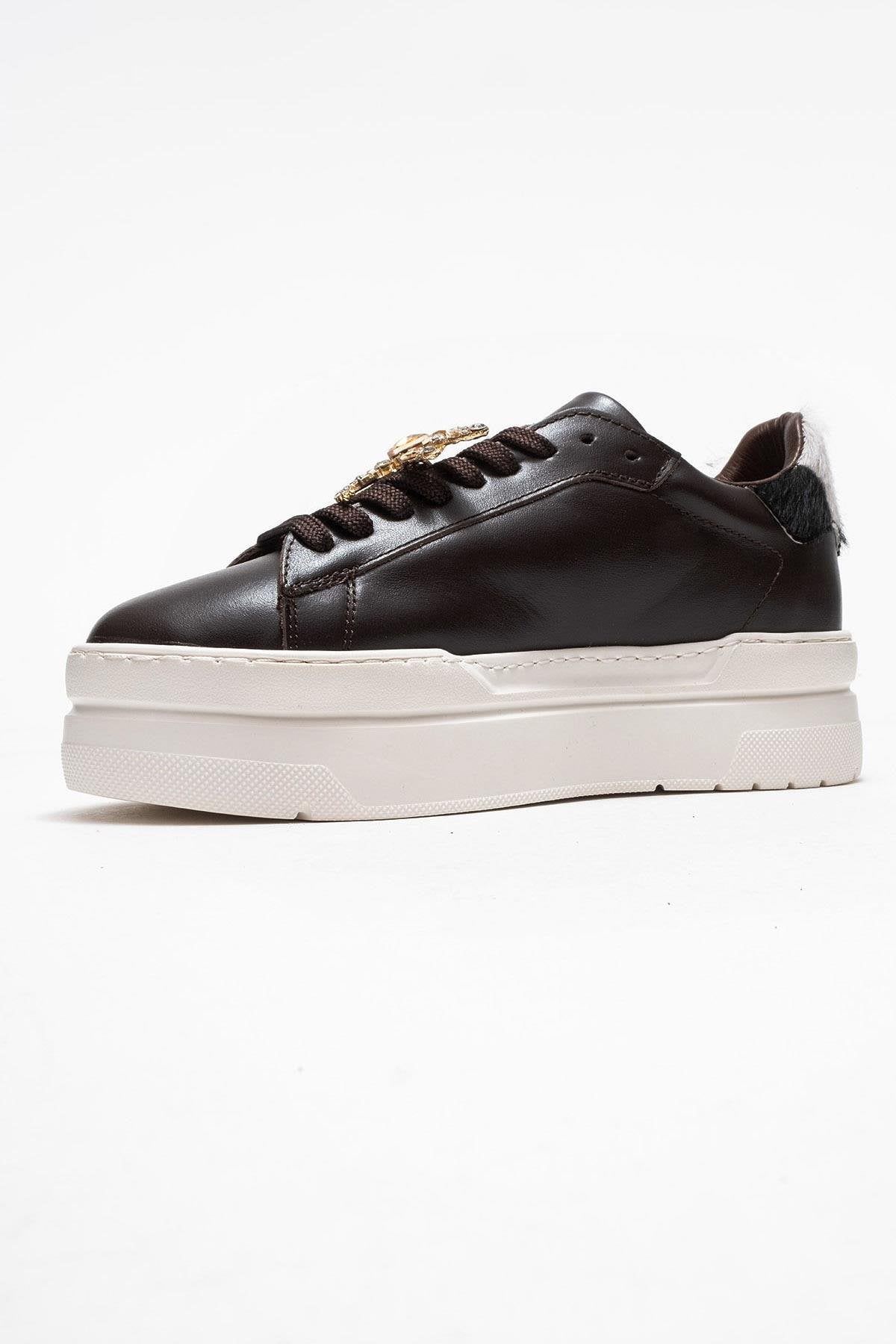 Laren - Zapatillas con hebilla de cuero marrón (Mujer)