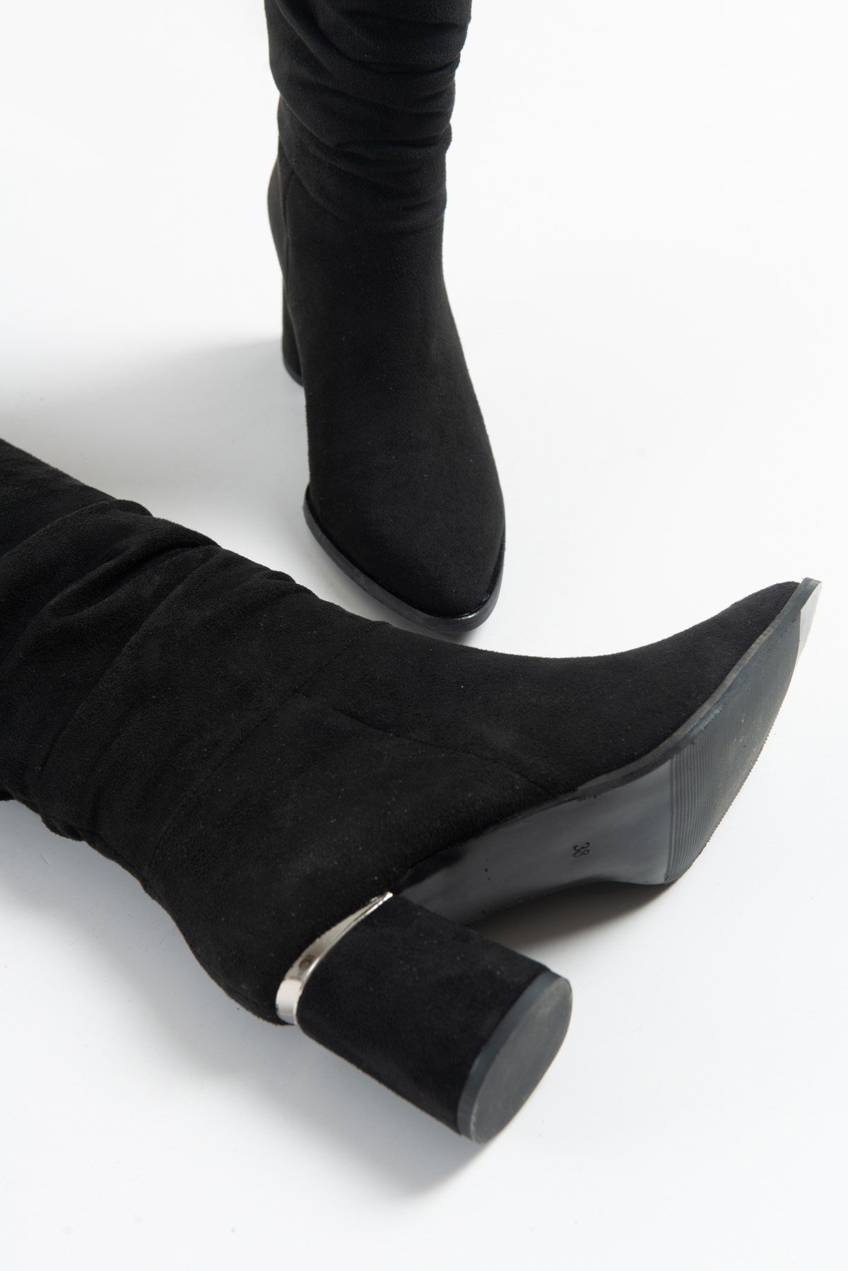 120 - Bota alta de tacón ancho de ante negro (Mujer)