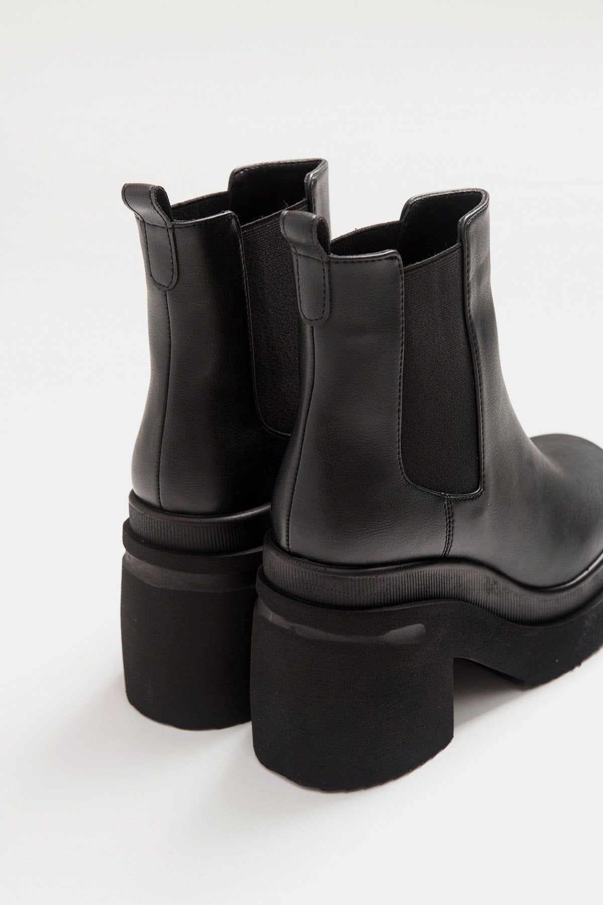 Amberes - Bota Chelsea Negra (Mujer)