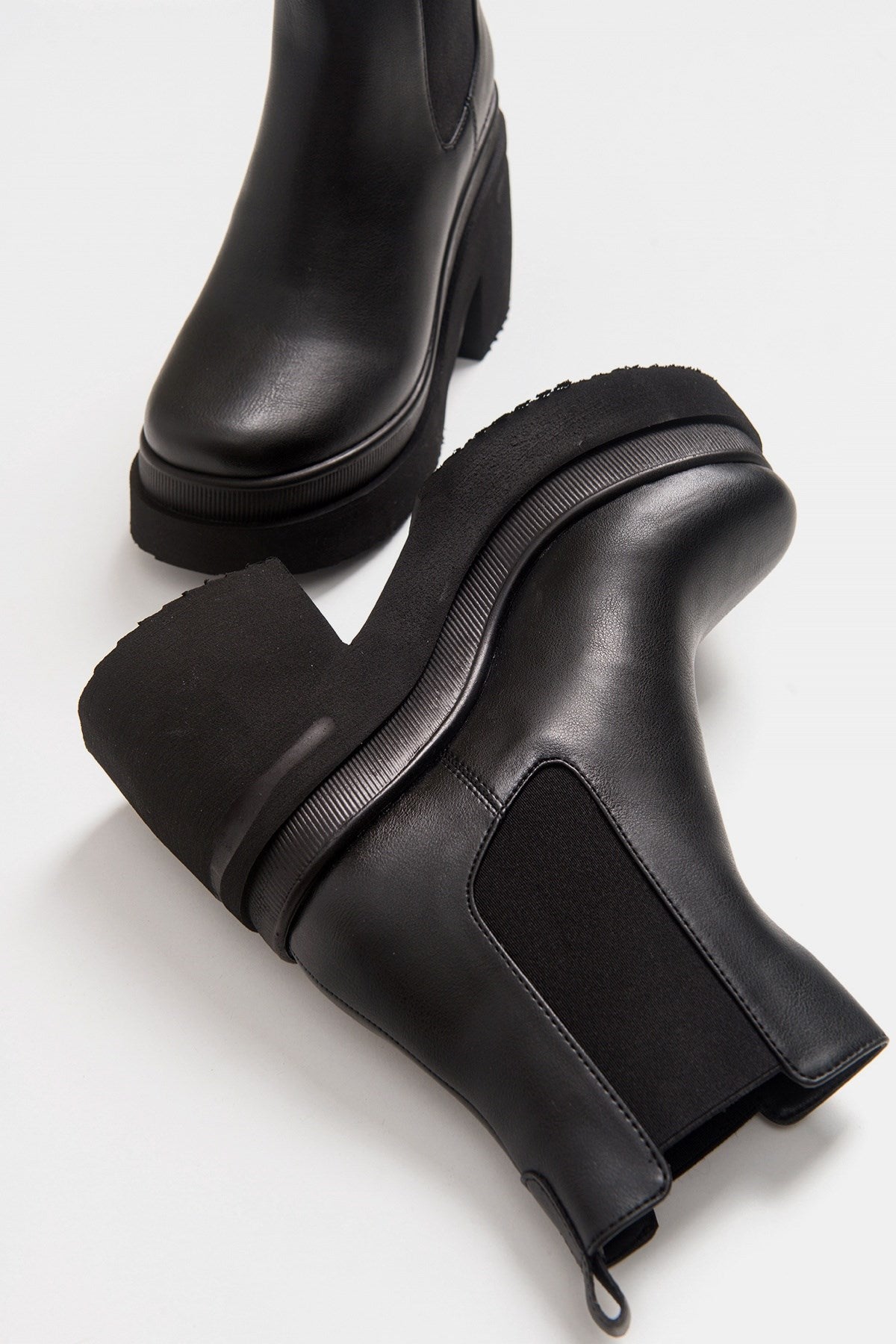 Amberes - Bota Chelsea Negra (Mujer)
