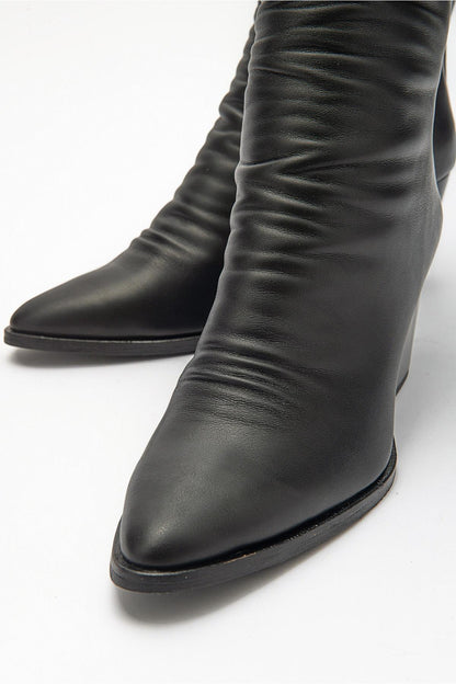 Laval - Bota de tacón de bloque con cremallera trasera negra (Mujer)