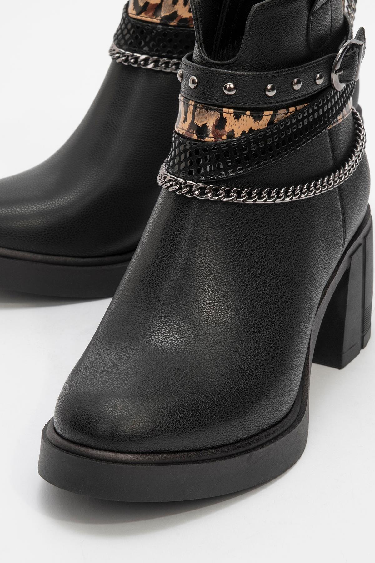 Bolivia - Bota de tacón con cadena y hebilla negra (Mujer)