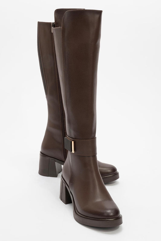 Bota alta Moreni con tacón de bloque y hebilla elástica color coñac (mujer)