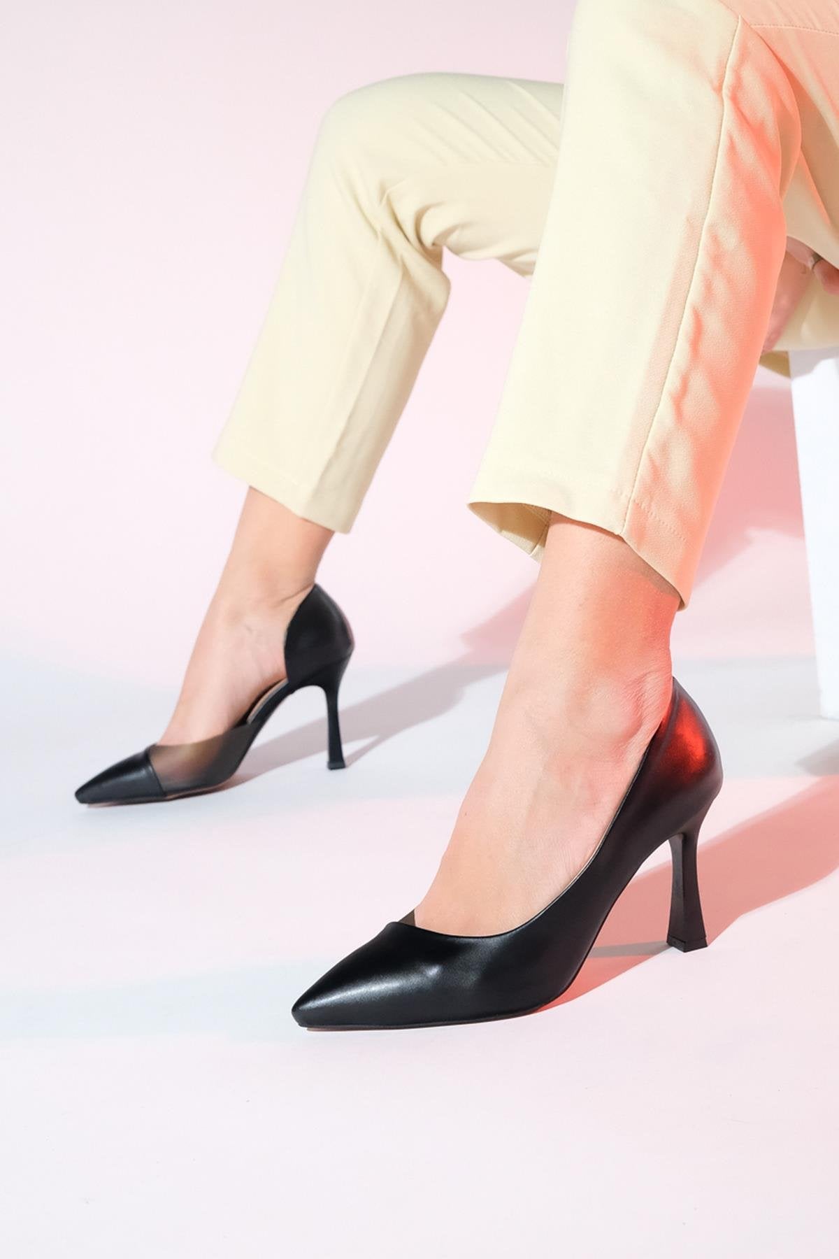 Ursula - Zapatos de tacón de punta fina negros (Mujer)