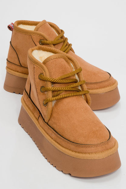 Ovela - Bota deportiva de cordones con suela gruesa color coñac (mujer)