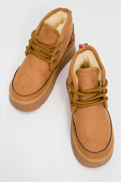Ovela - Bota deportiva de cordones con suela gruesa color coñac (mujer)