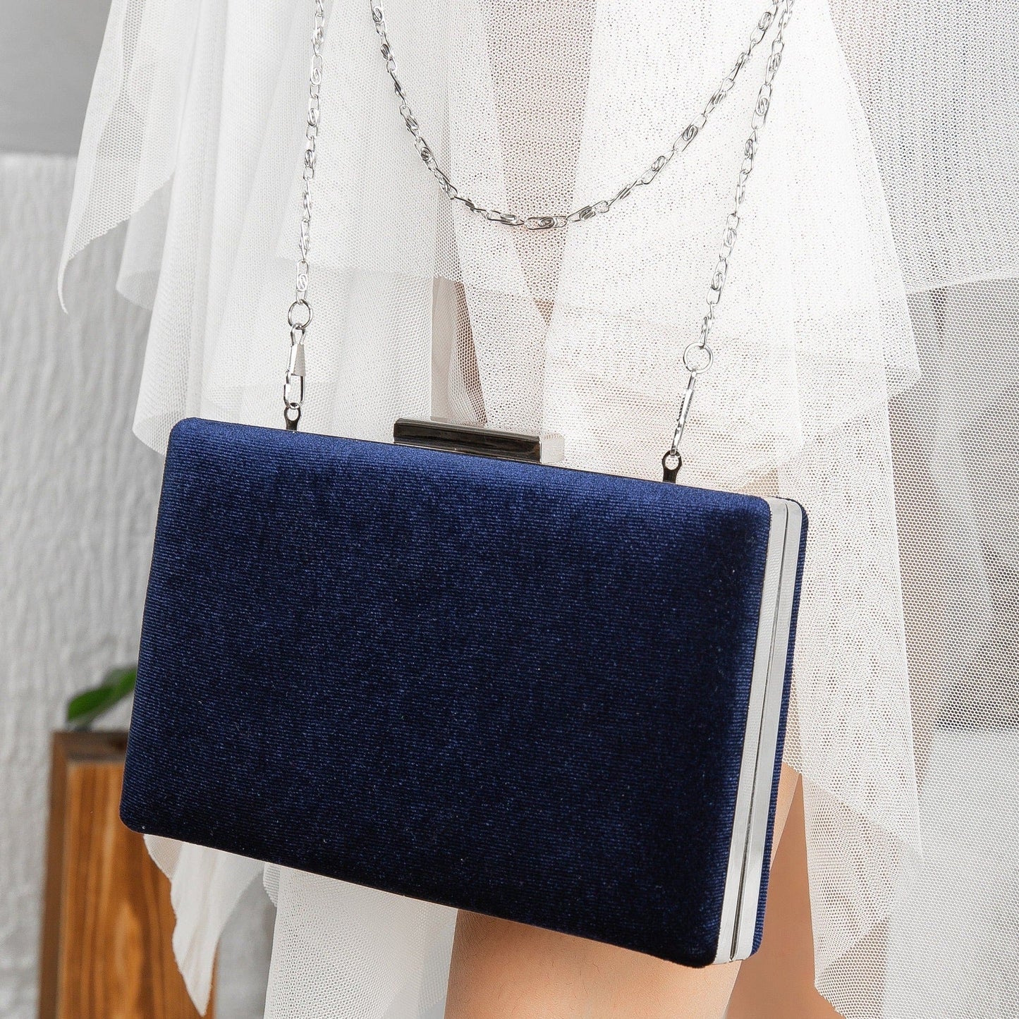 Clara - Cartera de mano de ante azul oscuro