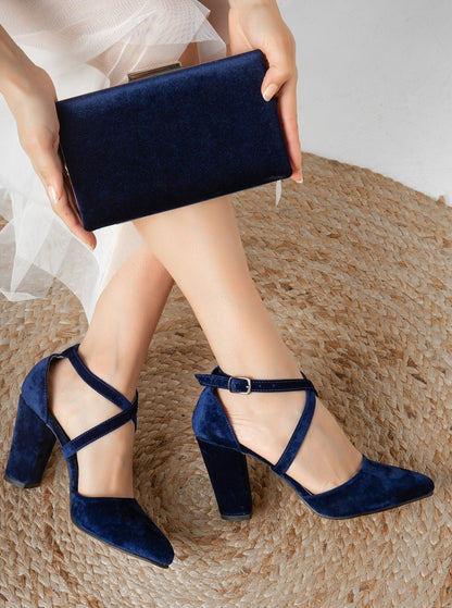 Clara - Cartera de mano de ante azul oscuro