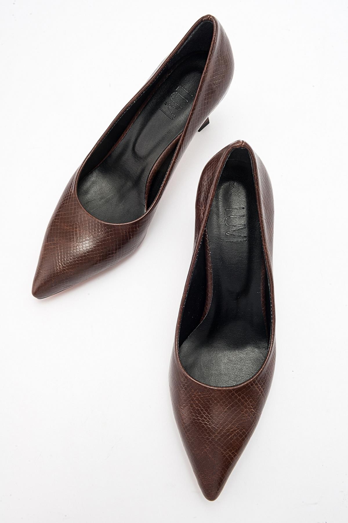 Pedra - Zapatos de tacón en punta estampados marrones (Mujer)