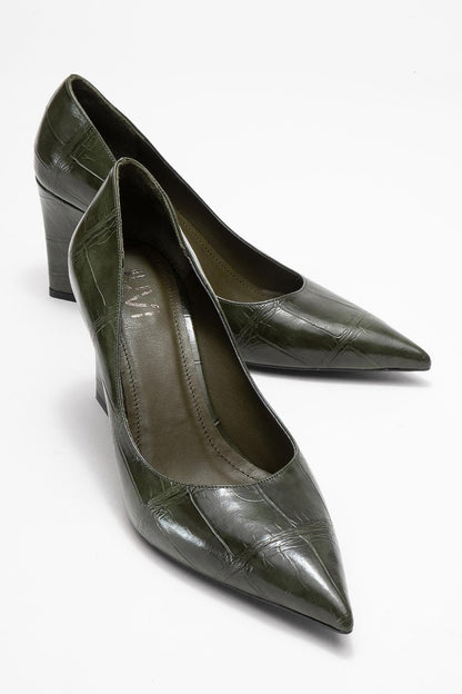 Puera - Zapatos de tacón de cuña estampados verdes con punta (Mujer)