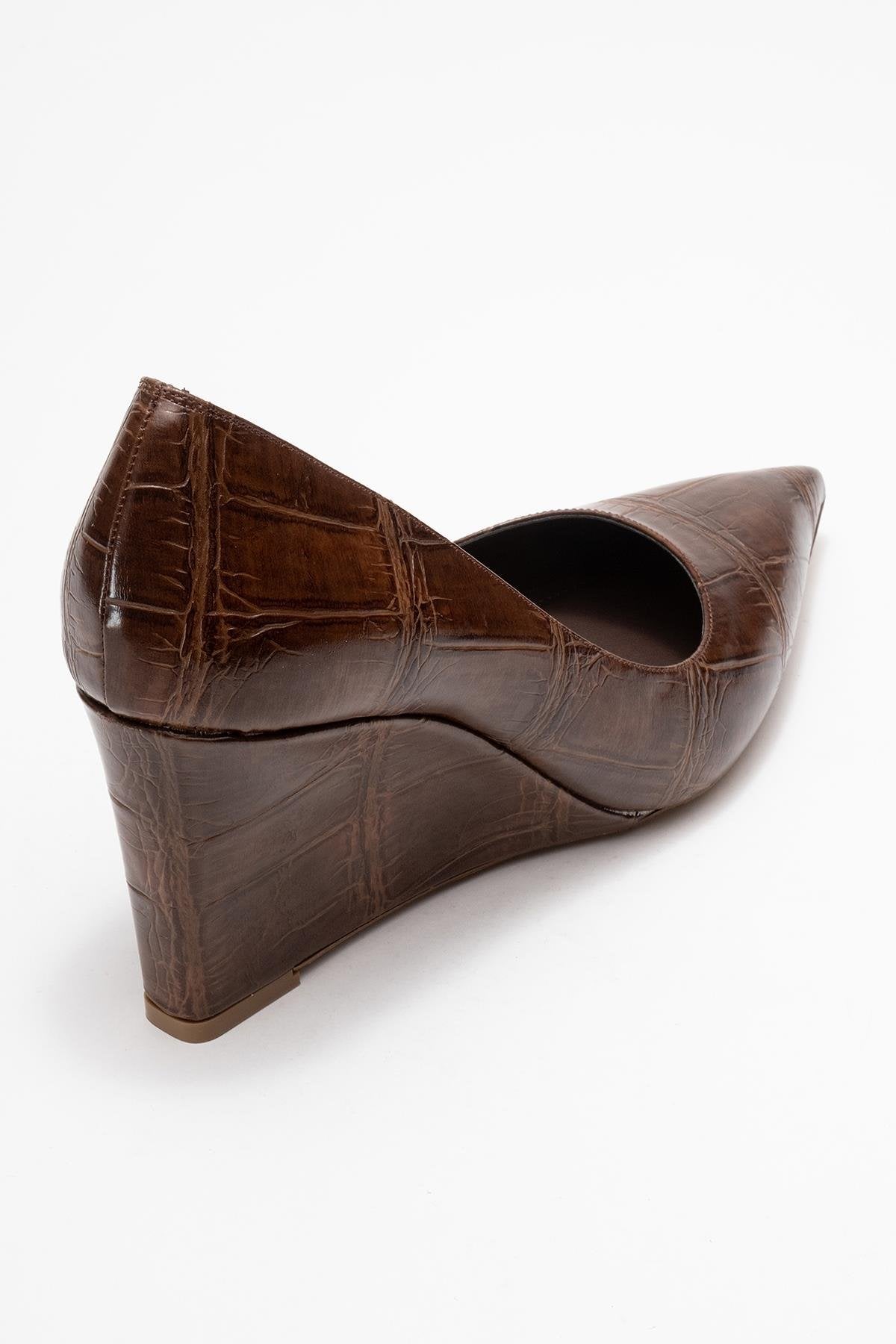 Puera - Zapatos de tacón de cuña con punta en punta y estampado marrón (mujer)