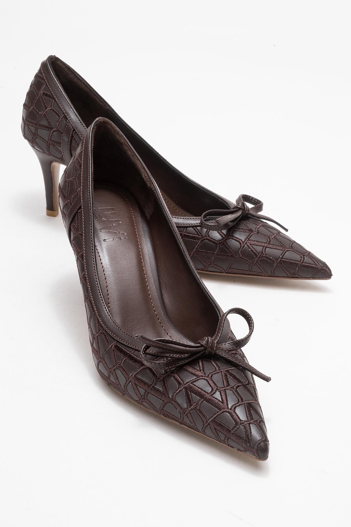 Camden - Zapatilla de tacón con lazo estampado marrón (Mujer)
