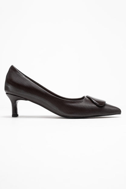 Briana - Zapatilla de tacón con punta y hebilla marrón (mujer)