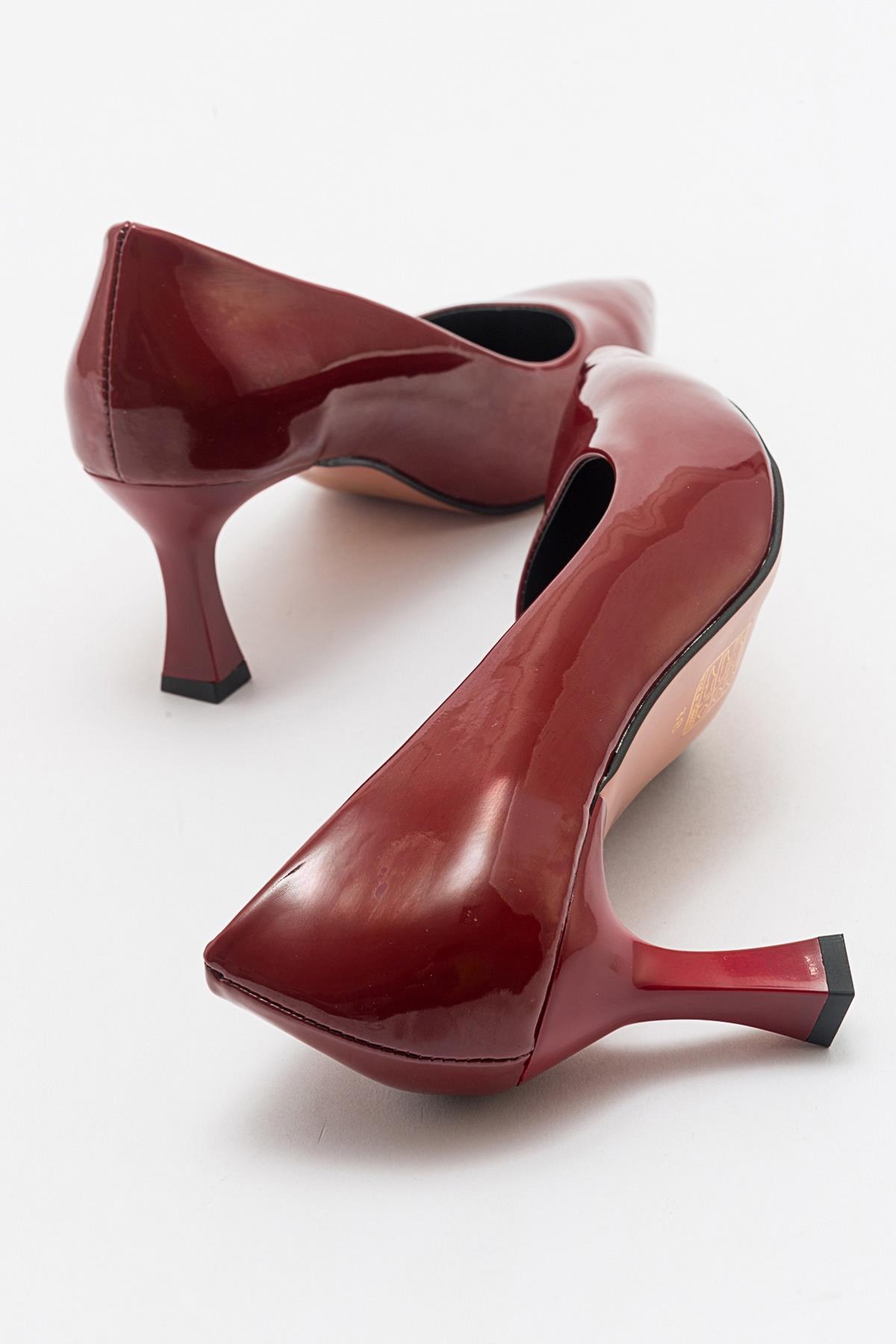Pedra - Zapatos de tacón de charol burdeos con punta (mujer)