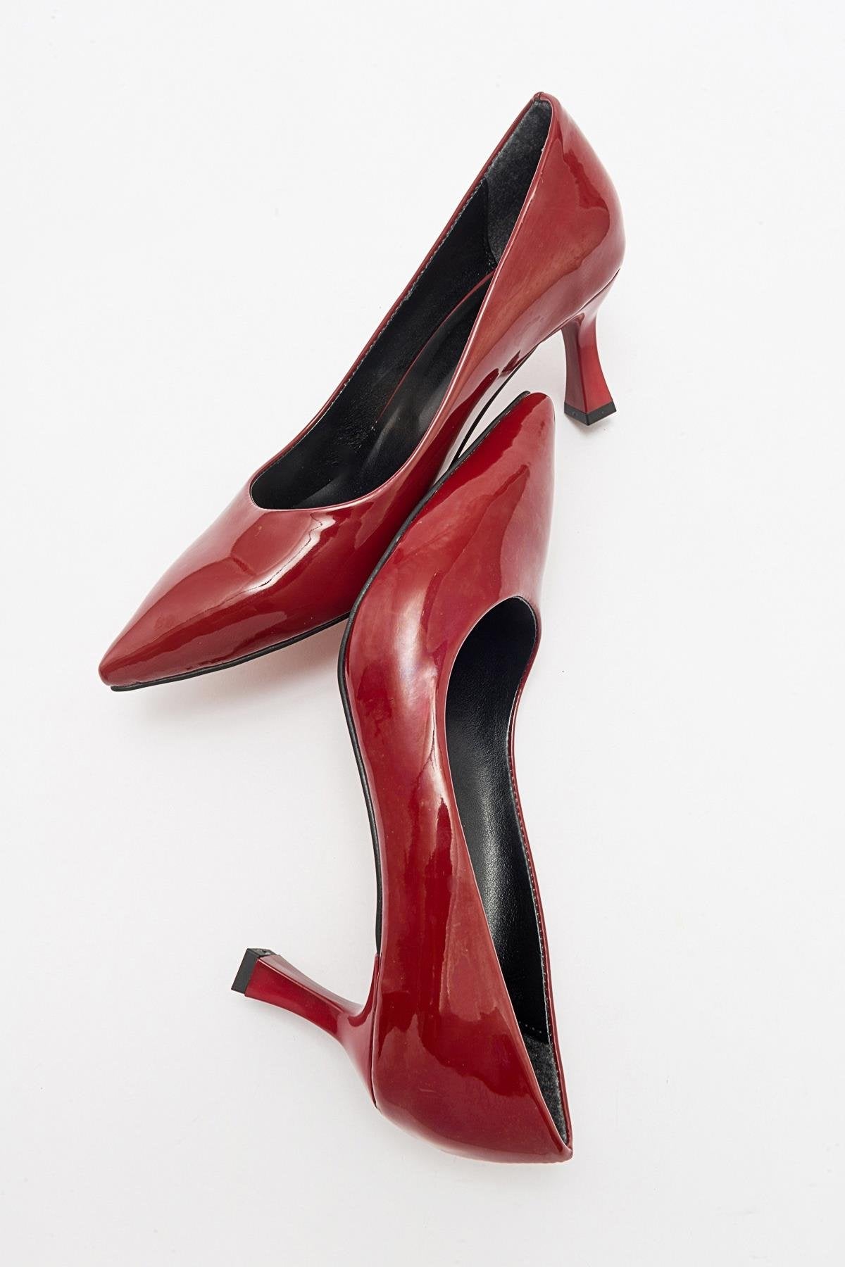 Pedra - Zapatos de tacón de charol burdeos con punta (mujer)