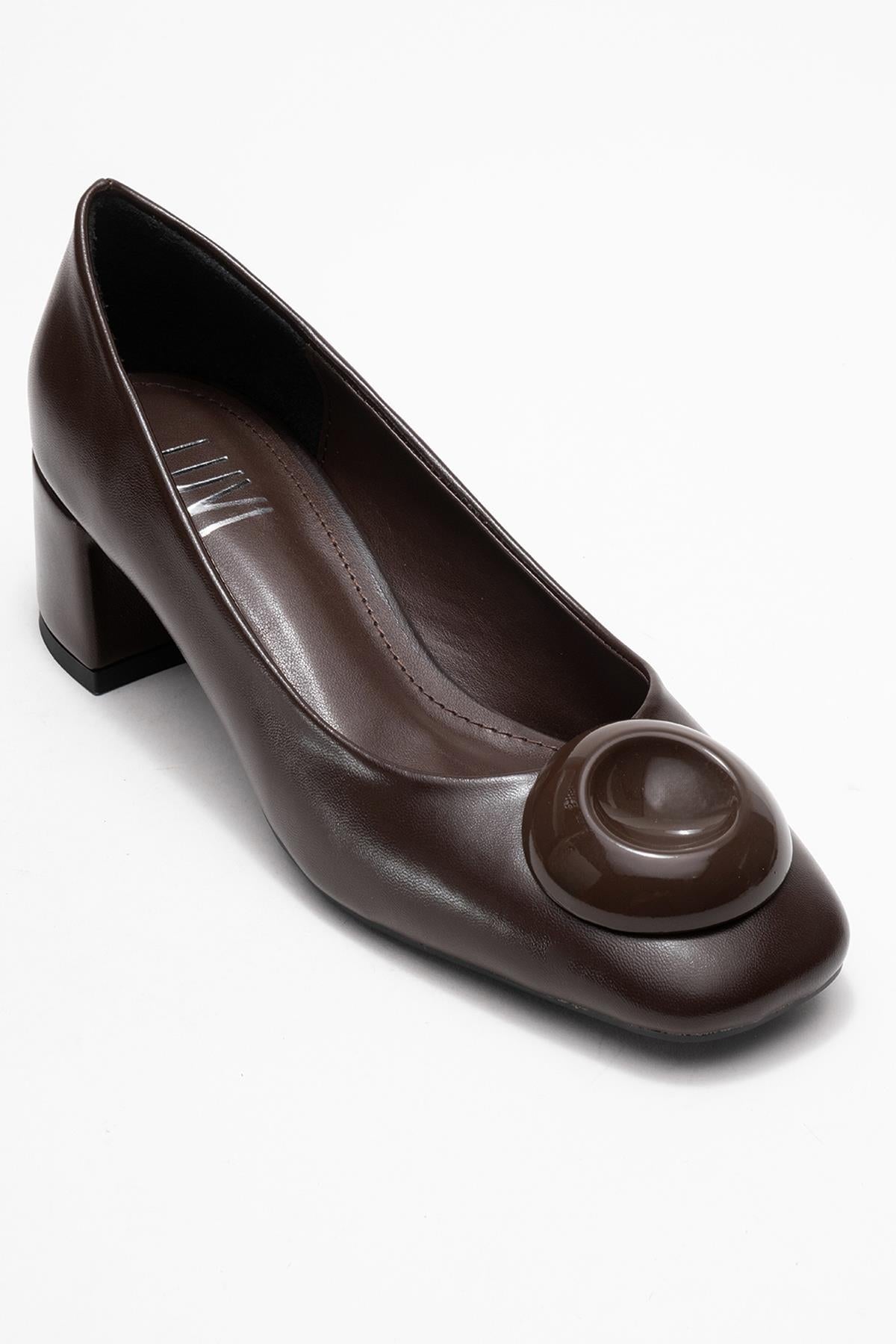 Mila - Zapatos de tacón de bloque con punta cuadrada y hebilla marrón (mujer)