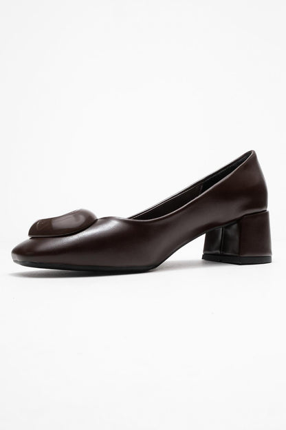 Mila - Zapatos de tacón de bloque con punta cuadrada y hebilla marrón (mujer)