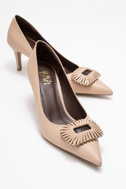 Excelente: Tacones en punta con hebilla beige (Mujer)