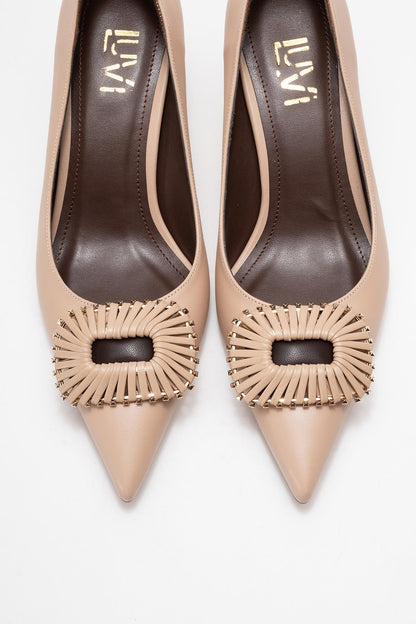 Excelente: Tacones en punta con hebilla beige (Mujer)