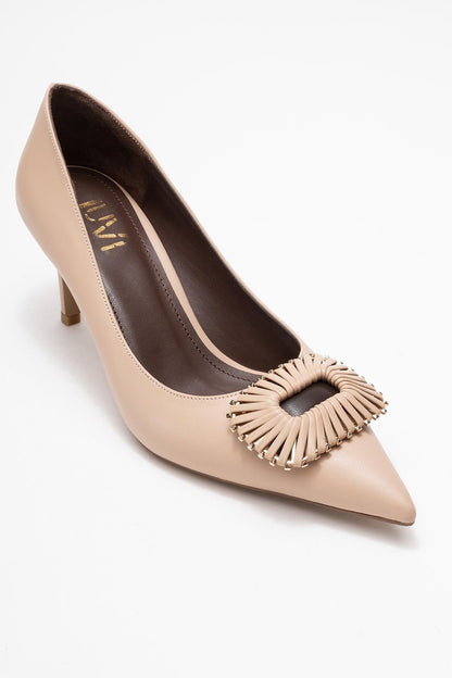 Excelente: Tacones en punta con hebilla beige (Mujer)