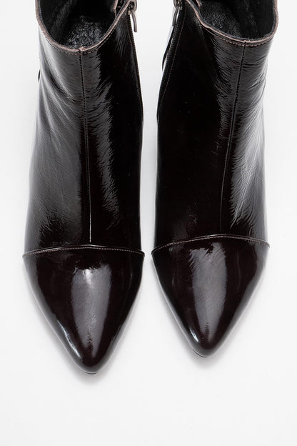 Gael - Bota de tacón de bloque de cuero acharolado marrón oscuro (mujer)