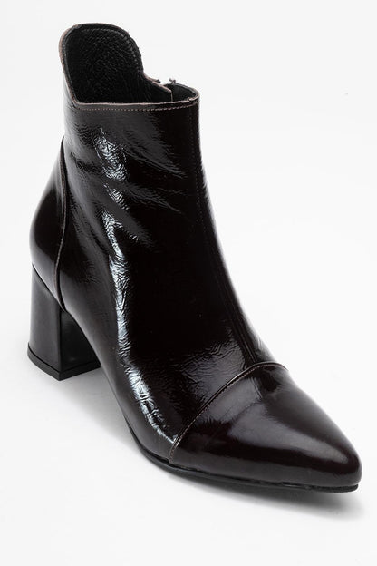 Gael - Bota de tacón de bloque de cuero acharolado marrón oscuro (mujer)