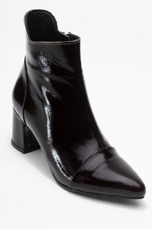 Gael - Bota de tacón de bloque de cuero acharolado marrón oscuro (mujer)