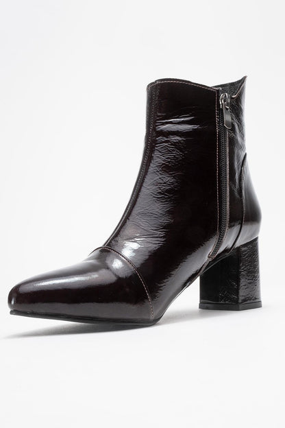 Gael - Bota de tacón de bloque de cuero acharolado marrón oscuro (mujer)