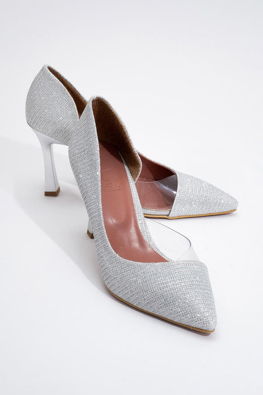 Ursula - Zapatilla de Tacón con Brillo Plateado y Punta Fina (Mujer)