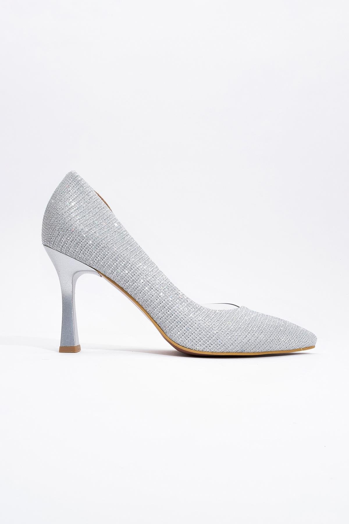 Ursula - Zapatilla de Tacón con Brillo Plateado y Punta Fina (Mujer)