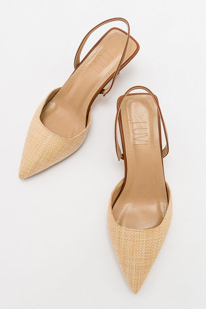 Zapato de salón con punta fina color beige oscuro (mujer)
