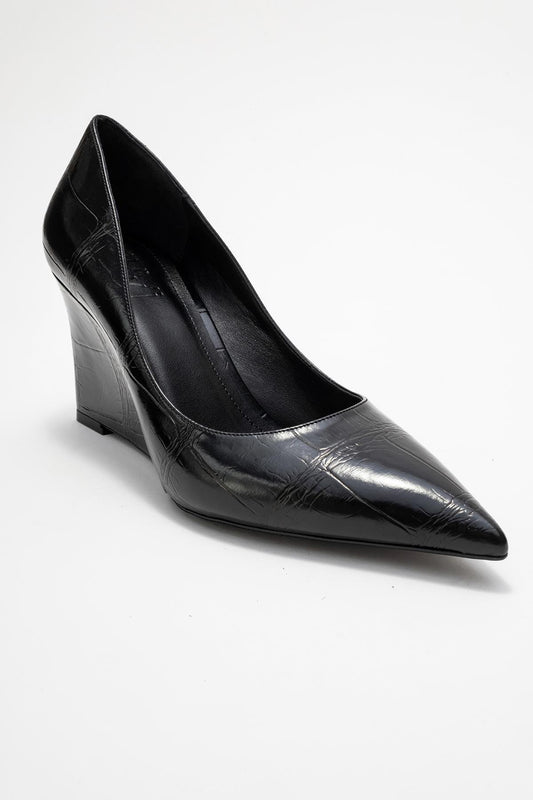Puera - Zapatos de tacón de cuña estampados en negro con punta en pico (Mujer)