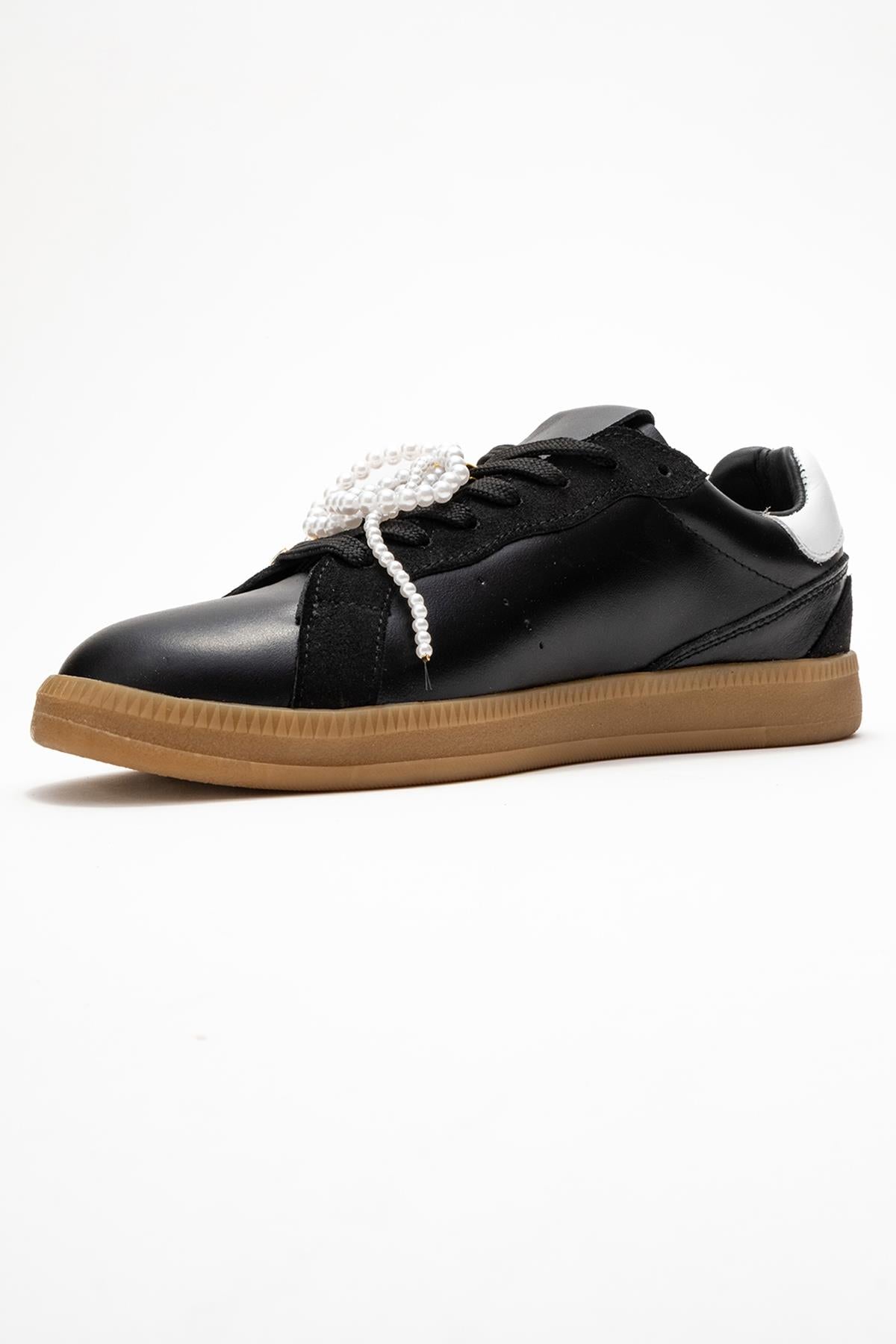 Taren - Zapatillas de cuero negro con hebilla de perlas (mujer)