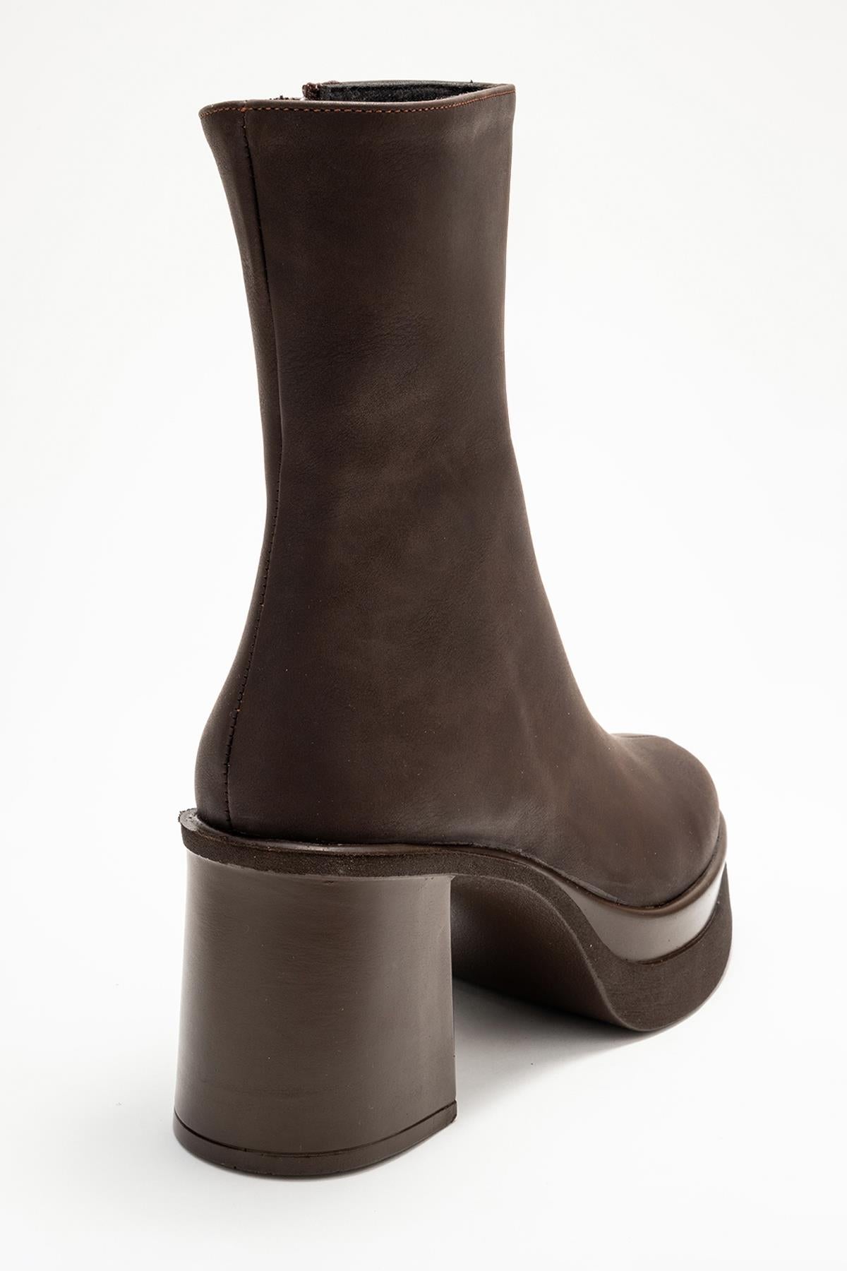 Valen - Bota de tacón de plataforma de nobuk marrón (mujer)