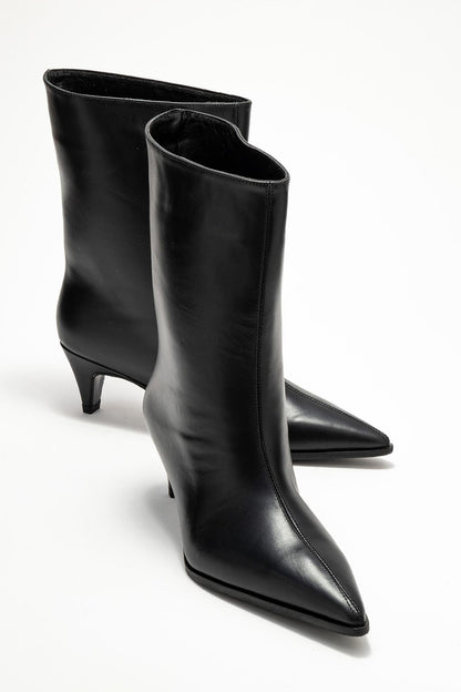 Aleo - Bota de cuero negro con puntera en punta (mujer)