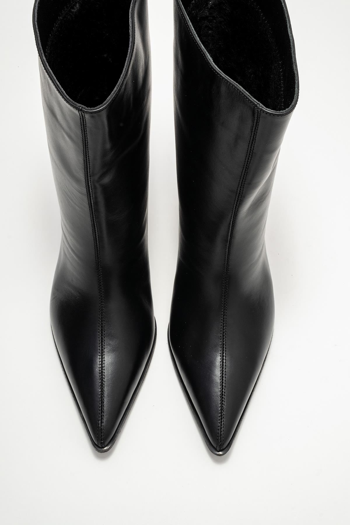 Aleo - Bota de cuero negro con puntera en punta (mujer)