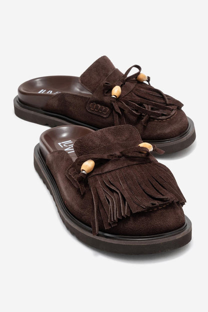 Carol - Mules de cuero de ante marrón con borlas (Mujer)