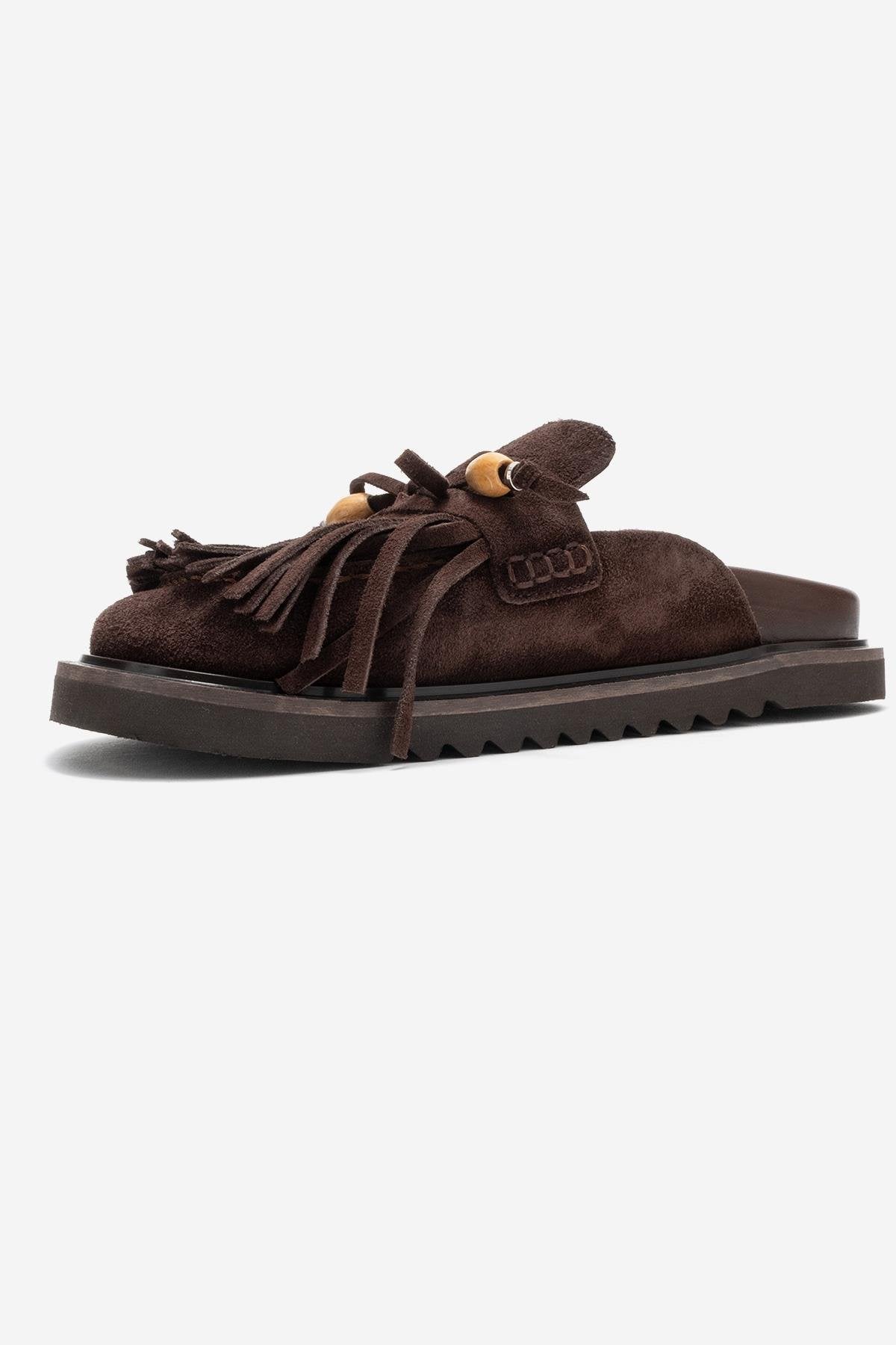 Carol - Mules de cuero de ante marrón con borlas (Mujer)