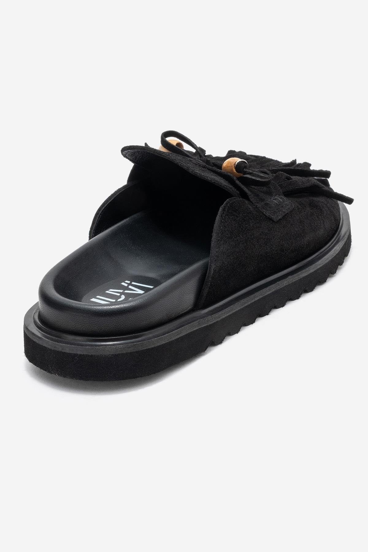 Carol - Zuecos de cuero con borla de gamuza negra (Mujer)