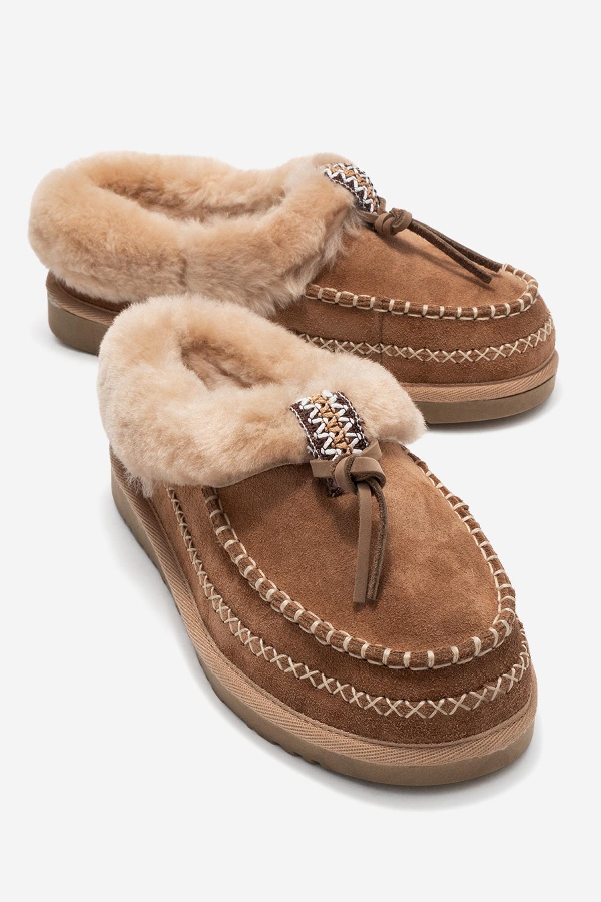 Noriel - Pantuflas Mocasín de Ante Cognac (Mujer)